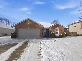 1728 Hunters Ridge Dr, Troy, OH 45373