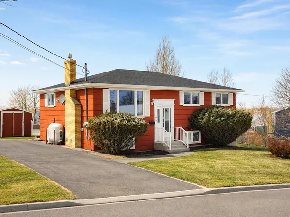 44 Clearview St, Halifax, NS B3R 1N6