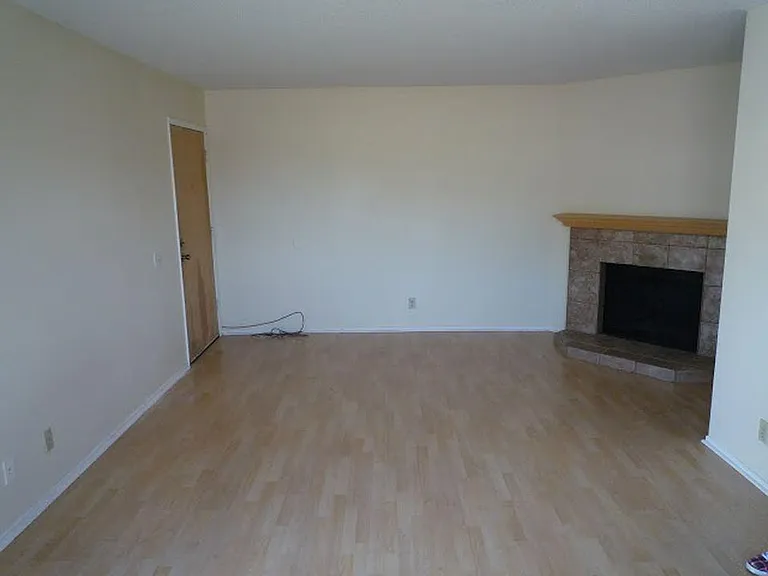 1013 W Linden St #18 — Photo 8
