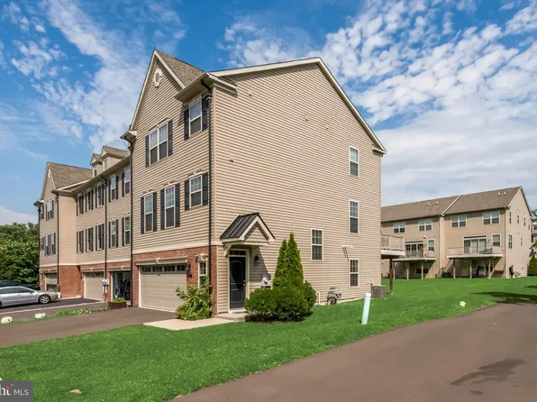 40 Platt Pl, Trevose, PA 19053