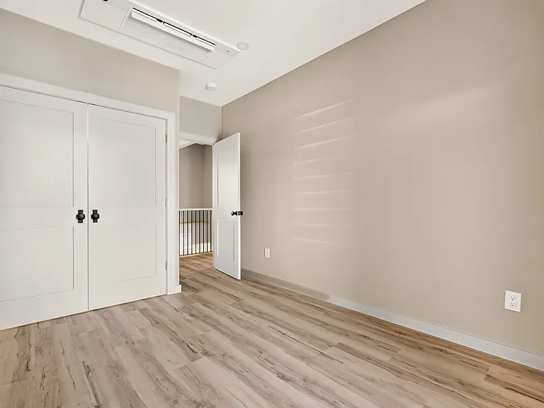 176 Hudson St #2 — Photo 9