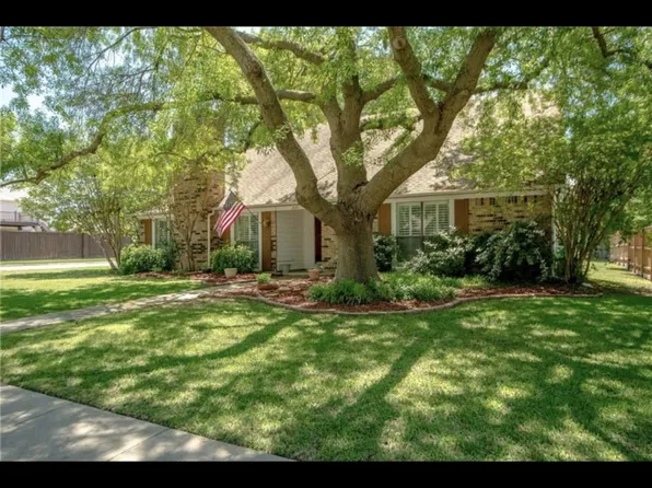 2626 Winterlake Dr, Carrollton, TX 75006