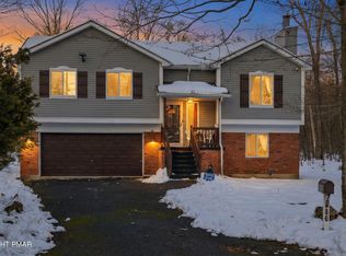 7086 Boulder Ct, Tobyhanna, PA