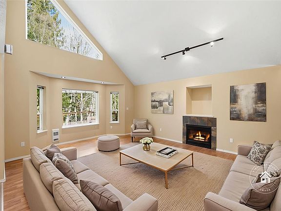 2nd image of 1727 Miama Ct