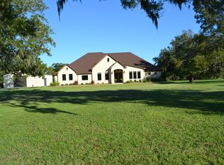 849 Mill Rd, Angleton, TX 77515