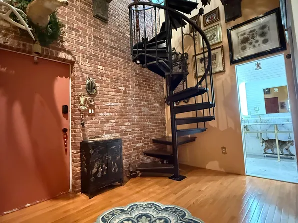 102 Ogden Avenue image 19 of 33