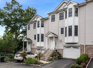 11 Carol Ln, River Edge, NJ 07661