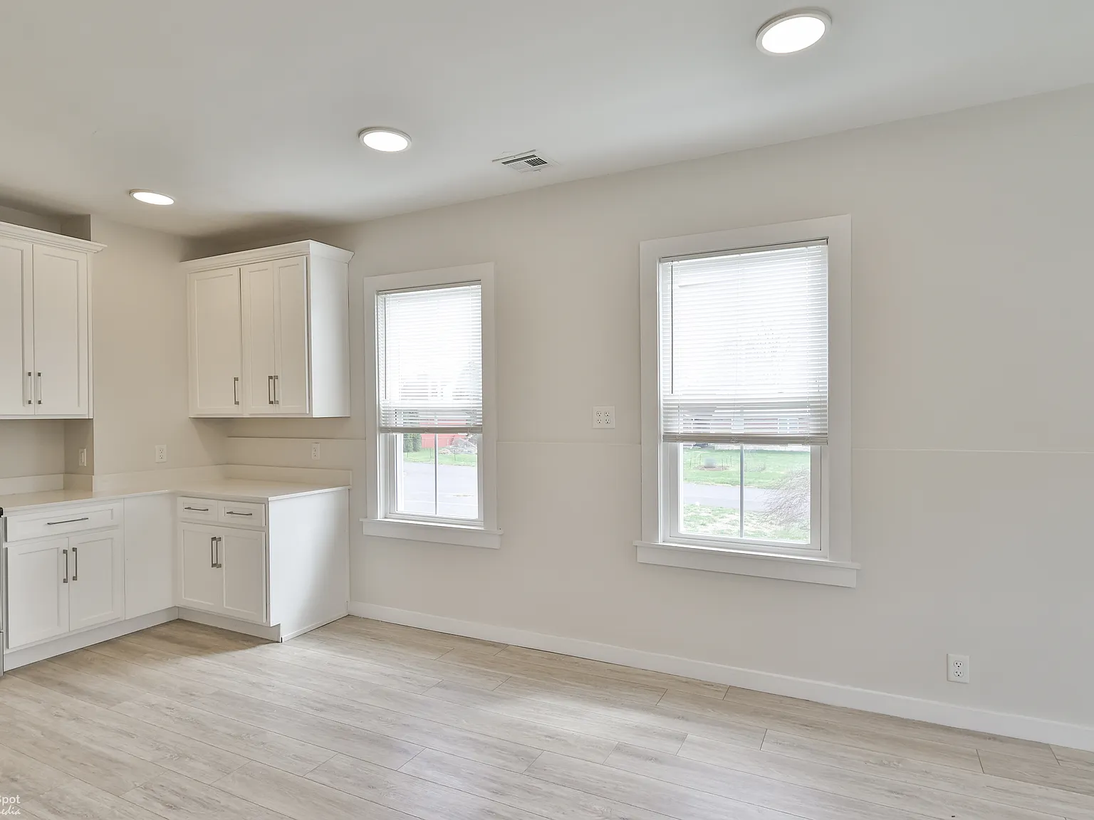 3 bed, 1500 sqft, $2,475 — Photo 3