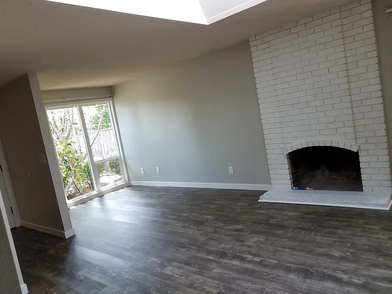 1461 NW Meadowgreen Pl — Photo 3