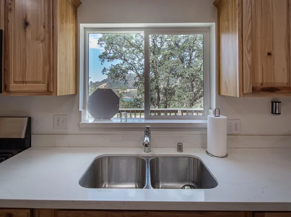 12905 Jacksonville Rd, Jamestown, CA 95327