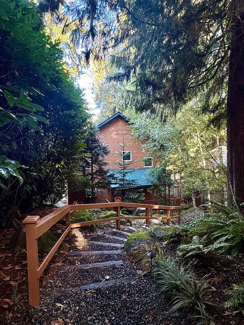 Stunning waterfront retreat.....at the foot of Fletcher Bay on Bainbridge Island — Photo 1