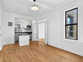347 W 55th St