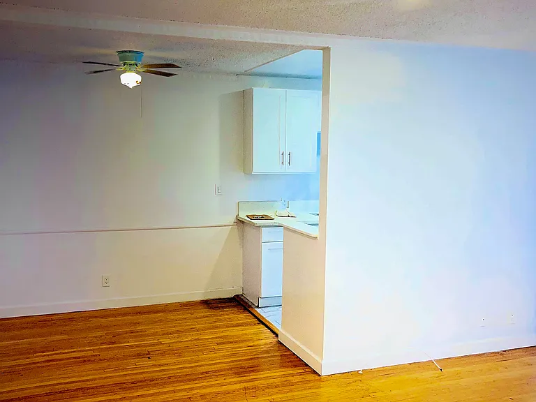 2-1224 N Mansfield Ave — Photo 10