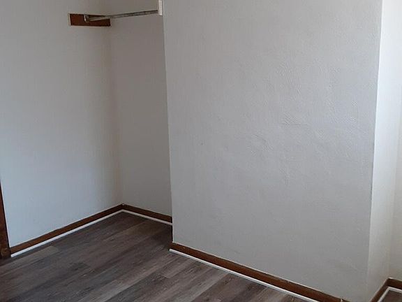 801 8th St 1B living_08222019