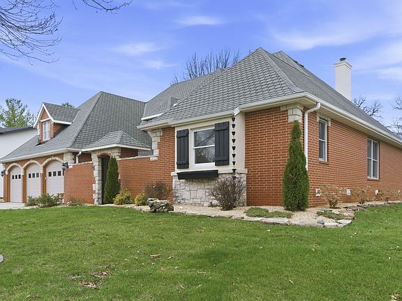 3rd image of 4210 Greenbriar Drive