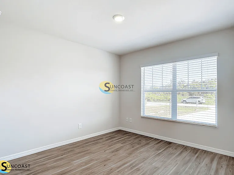 27078 Adams St — Photo 13
