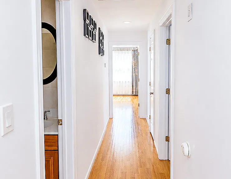 2ND FL - MAIN HALLWAY