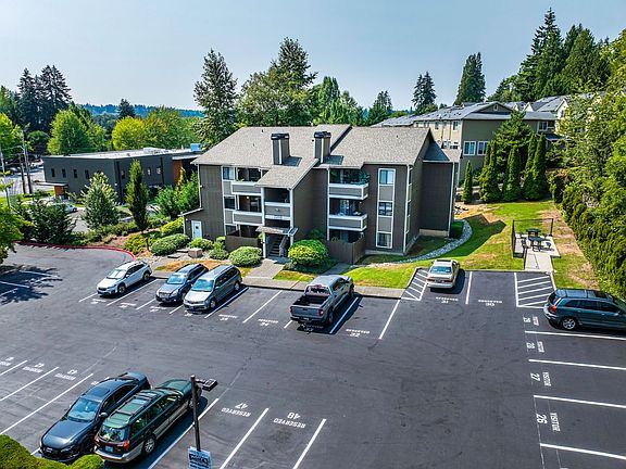 4th image of 10730 Beardslee Blvd #1104