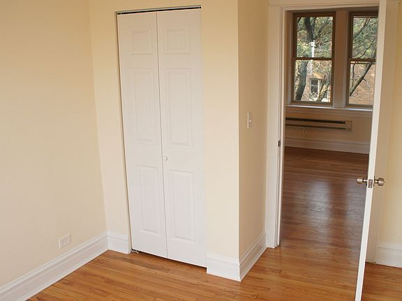 4th image of 2915-2921 W George St #2919-3