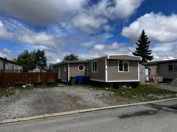 5103 61st Ave #8, Olds, AB T4H 1L5