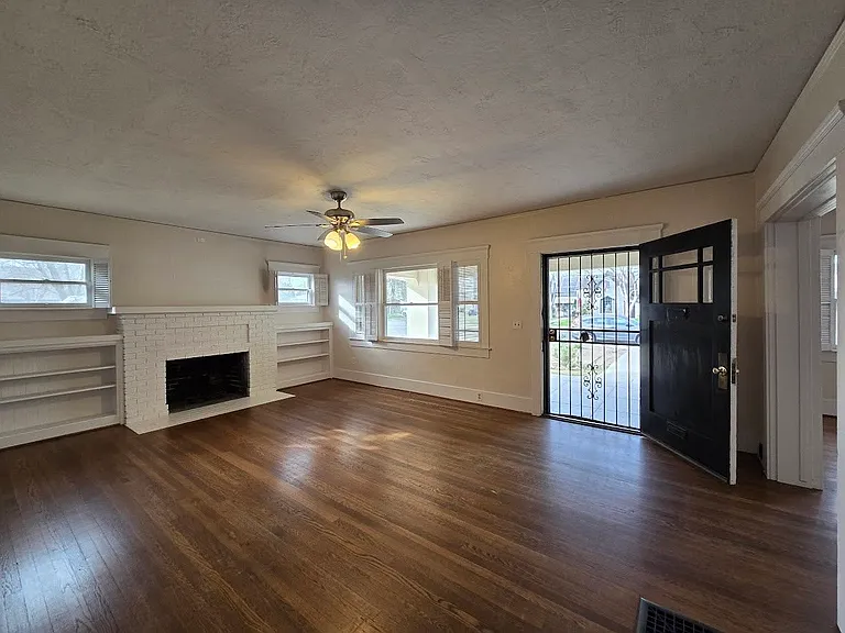 912 E Terrace Ave — Photo 5