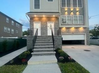 476 Meade St #1B, Orange, NJ 07050