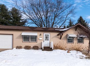 2580 Glenview Cir, Dubuque, IA 52001