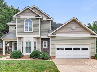7523 Blythwood Ln, Charlotte, NC 28227