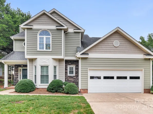 7523 Blythwood Ln, Charlotte, NC 28227
