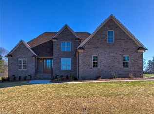 7404 Felloes Ct, Oak Ridge, NC 27310