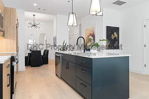 2 bed, 1.5 bath, 1048 sqft, $3,500 — Photo 4