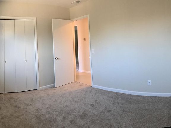 5th image of 725 W Valley Dr APT 3