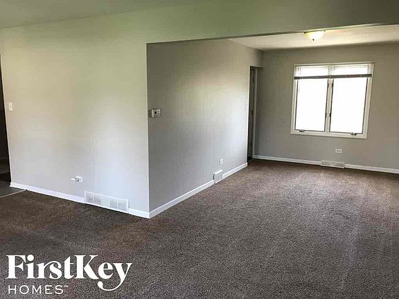 3rd image of 17106 Everett Ave