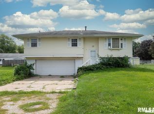 3 Sunny Hill Ln, Orion, IL 61273