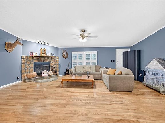 4th image of 3715 Bob Bryant Rd #1