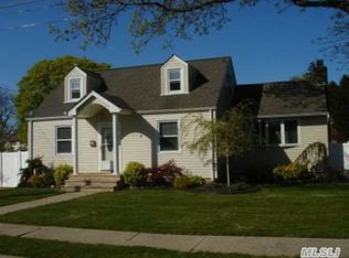 2397 Cambridge St, East Meadow, NY 11554