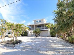 2905 Gulf Dr, Holmes Beach, FL 34217