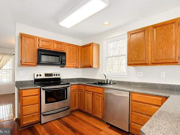 3rd image of 8580 Dark Hawk Cir