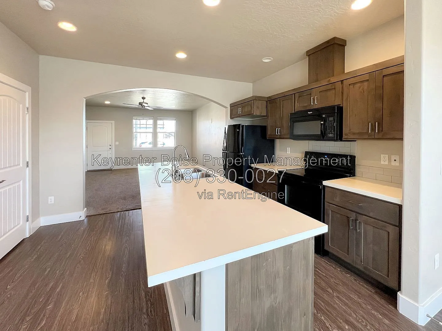 3 bed, 2.0 bath, 1294 sqft, $2,150 — Photo 4
