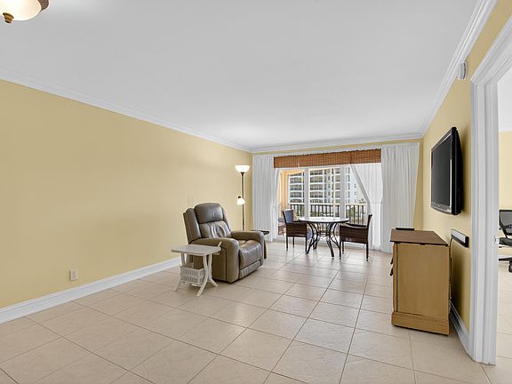 5th image of 2871 N Ocean Boulevard #V247