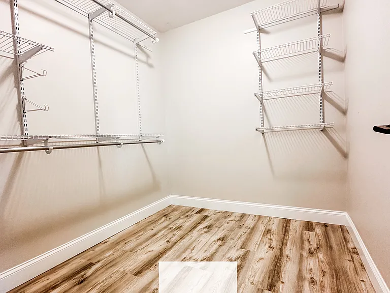 27 Carriage Dr — Photo 13