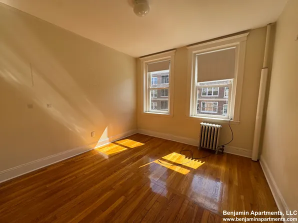 8 Vinal St, Brighton, MA