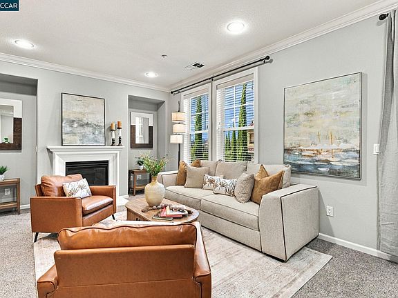 2nd image of 4763 Perugia St