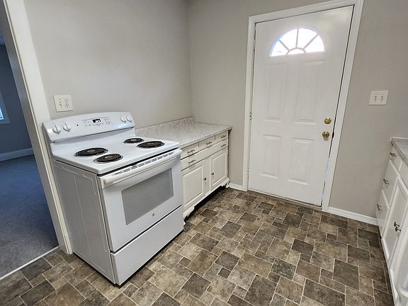 Other side of kitchen.