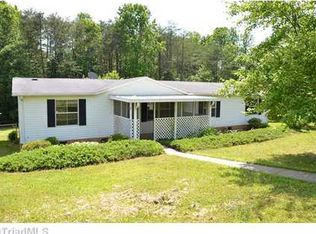 1047 Geeps Trail Rd, King, NC 27021