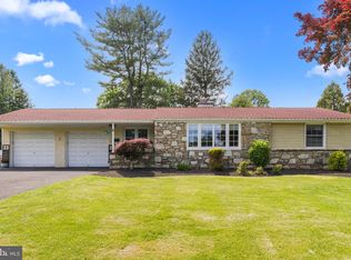 2 Brook Ln, Yardley, PA 19067