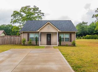 140 Rector St, Campobello, SC 29322