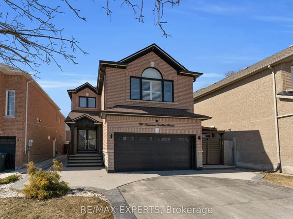 90 Summer Valley Dr, Brampton, ON L6Z 4T8