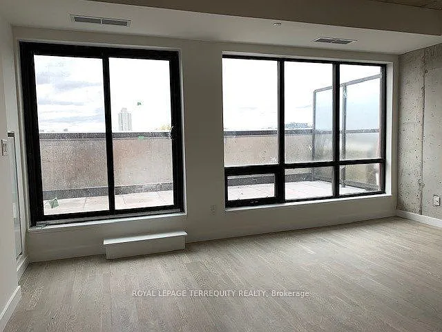 246 Logan Ave #713 — Photo 8