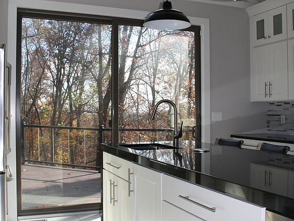 2nd image of 2241 Earl View Dr